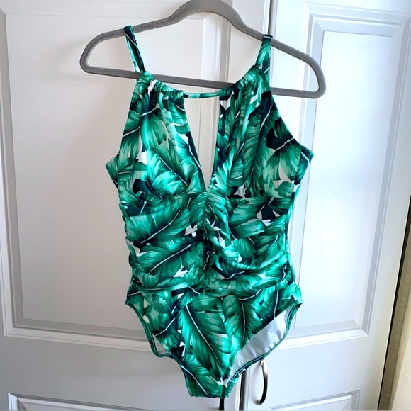 Magicsuit One-Piece Swimsuit Size 16 Green White Tropical Leaf Print‎ - Picture 1 of 16